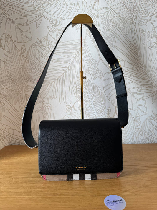 Burberry Mackford Large Black Check