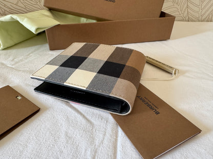 Burberry Men Sonny Wallet Bifold