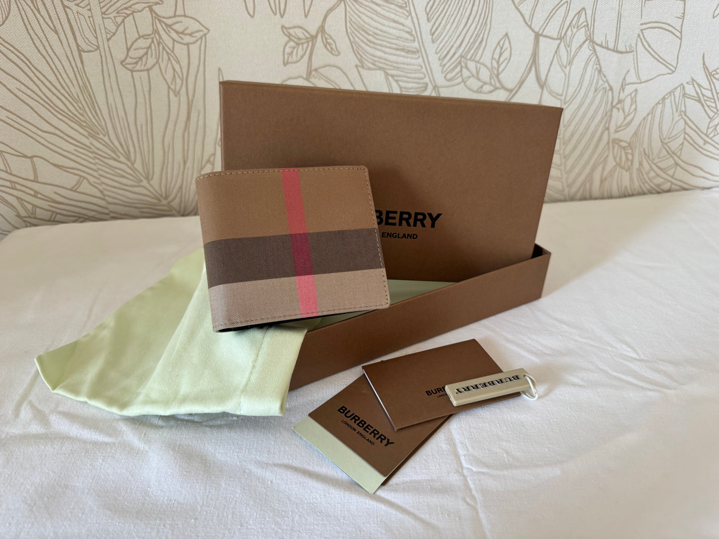 Burberry Men Sonny Wallet Bifold