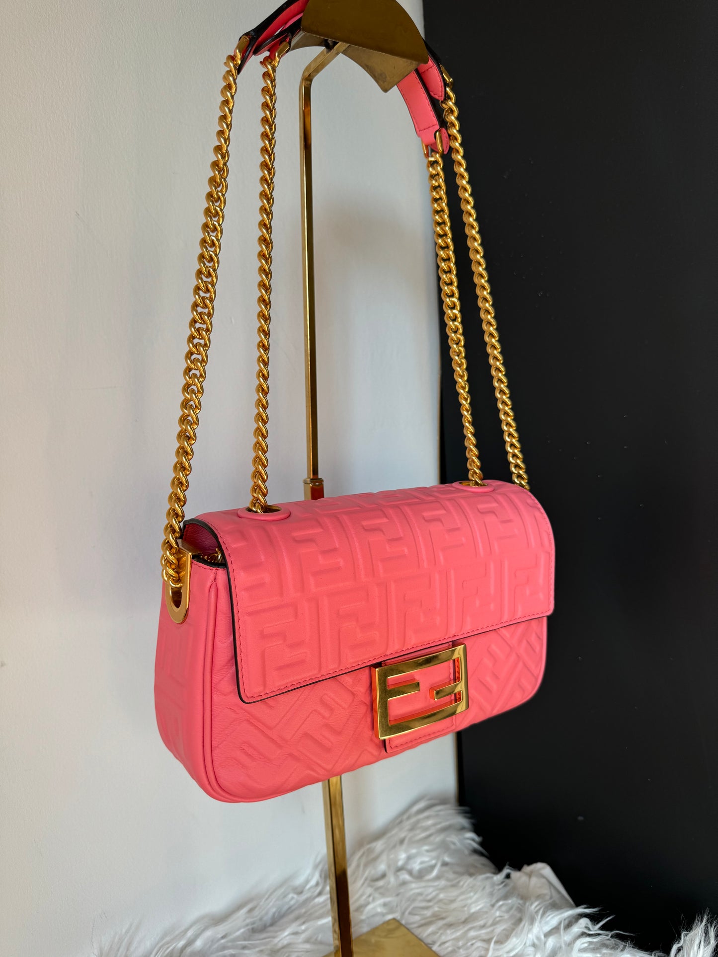 Fendi Baguette medium Pink