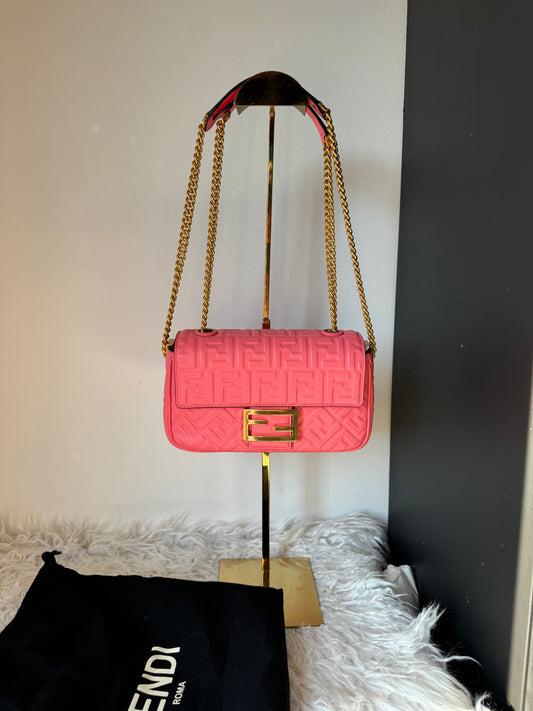 Fendi Baguette medium Pink